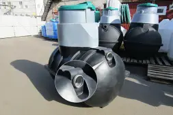 Емкость подземная U 1250 с выходом черный