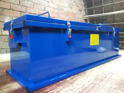 Горизонтальный герметичный специализированный контейнер для сбора, хранения, транспортировки отработанных ртутьсодержащих ламп: ЛБ 20, ЛБ 40, ДРЛ, ГСК 1250, 1250х600х400 мм (3 секции)